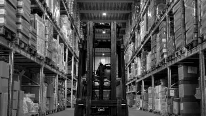 Automated warehouse handling, black and white